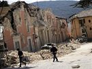 Následky niivého zemtesení v italském kraji Abruzzo. Na snímku msto Aquila. (6. dubna 2009)