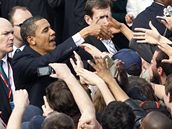 Americký prezident Barack Obama po projevu na pra�ském Hrad�anském nám�stí (5. dubna 2009)