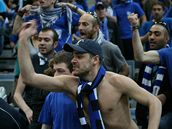 Temperamentní �e�tí fandové dobyli nedobytnou arénu.