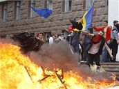 Moldav�tí studenti vy�li do ulic, necht�jí vládu komunist�