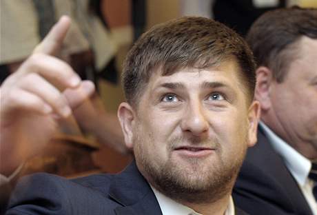 Prezident Kadyrov (na snímku) podle aktivist zavradné novináce vyhrooval.