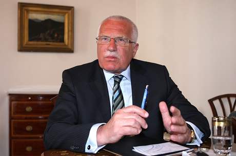 O Klausov úasti na summitu ve skutenosti uvaoval i odstupující premiér Mirek Topolánek.