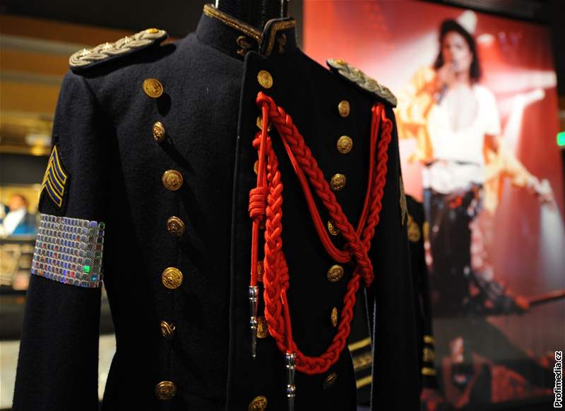 Plánovaná aukce pedmt ze sbírek Michaela Jacksona byla zruena