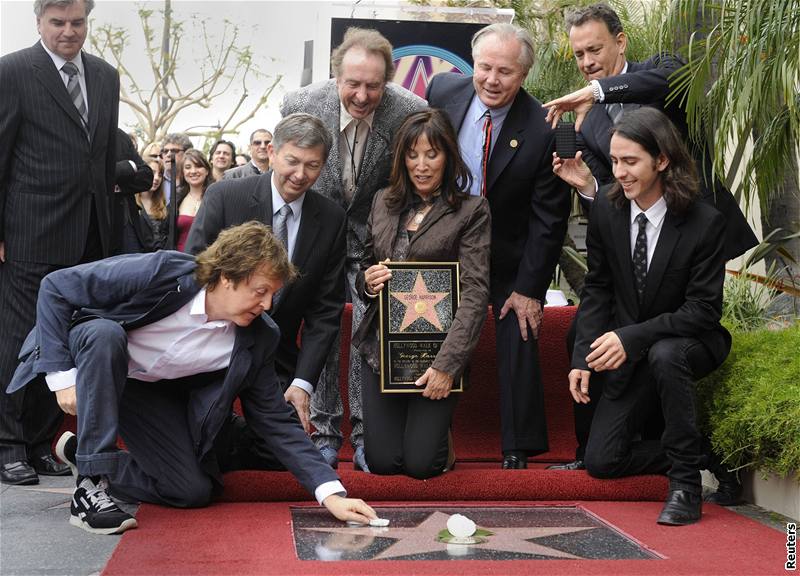 len The Beatles George Harrison má posmrtn hvzdu na hollywoodské chodníku slávy