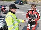 O velikononích svátcích policisté hlídkovali na dálnici na nových motocyklech.