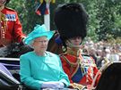 Albta II. s Filipem v prvodu na oslavu královniných 82 narozenin v Londýn v roce 2008.