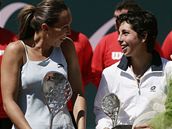 Jelena Jankovi�ová (vlevo) a Carla Suarézová Navarrová, finalistky turnaje v Marbelle