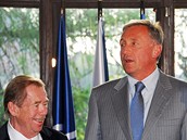 Mirek Topolánek vyznamenal vybrané osobnosti