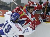 esko - Rusko: atak eského beka Angela Krsteva (v bílém) na Olega Saprykina