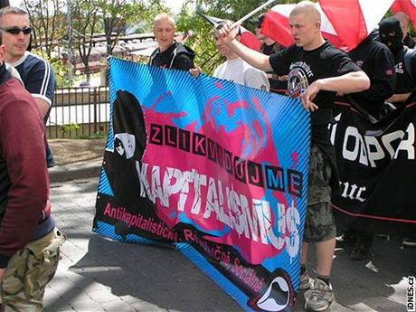 Prvomájový pochod neonacist v Brn