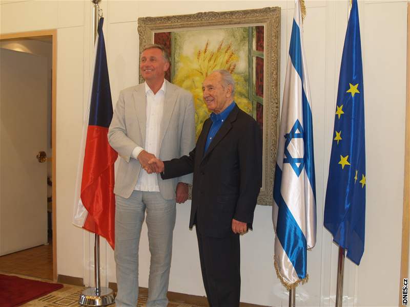 Premiér Mirek Topolánek se setkal s izraelským prezidentem Šimonem Peresem (24. dubna 2009)