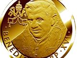 Zlat pamtn medaile raen pi pleitosti nvtvy papee Benedikta XVI. v esk republice