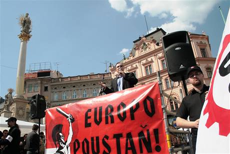 Pochod pravicových radikál Brnem na 1. máje 2009 - éf Dlnické strany Tomá Vandas