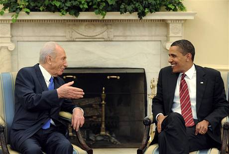Izraelský premiér imon Peres s prezidentem USA Barackem Obamou
