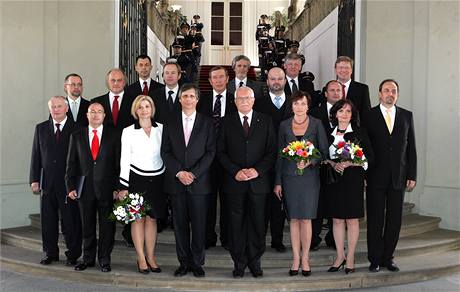 Prezident Klaus jmenoval úřadnický kabinet premiéra Fischera.