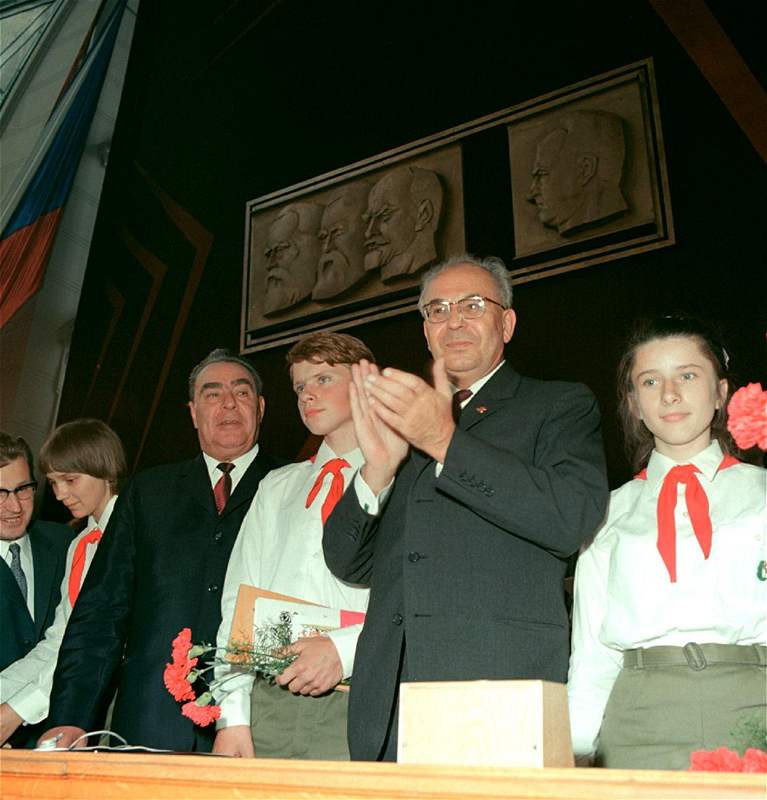 V hlavní roli Gustáv Husák. U dokumentu Sedláka a Kubala získáváme aspo trochu dojem, e jsme byli piputni Husáka chvíli sledovat pi práci, píe Josef Chuchma.