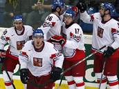 etí hokejisté se radují z gólu