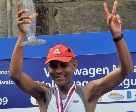 Mulugeta Serbessa se v Praze stal mistrem republiky v maratonu pro rok 2009.