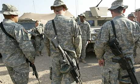 Amerití vojáci na základn Camp Liberty v Iráku 