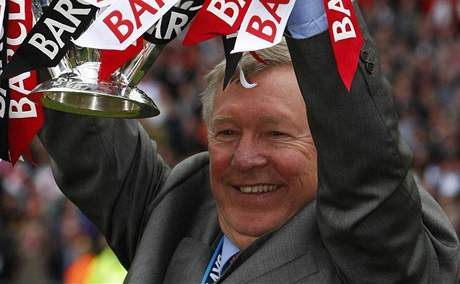 Alex Ferguson s trofej pro vtze Premier League