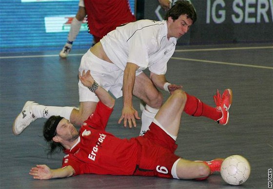 Futsal: Chrudim (v červeném) - Eco Investment Praha