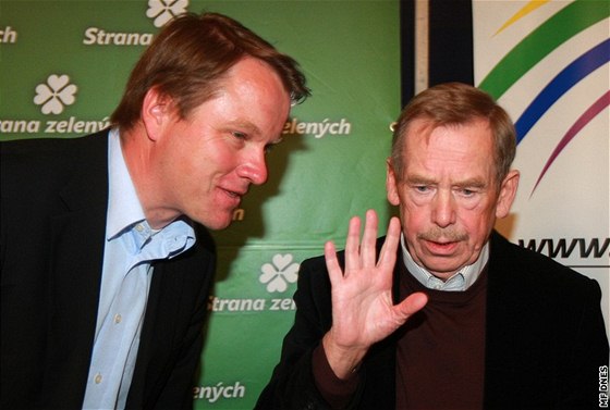 Václav Havel a Martin Bursík na tiskové konferenci zelených (18.5.2009)