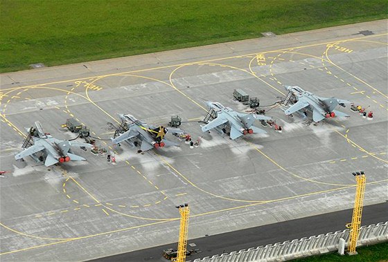 Britské letouny Tornado na základn v Námti
