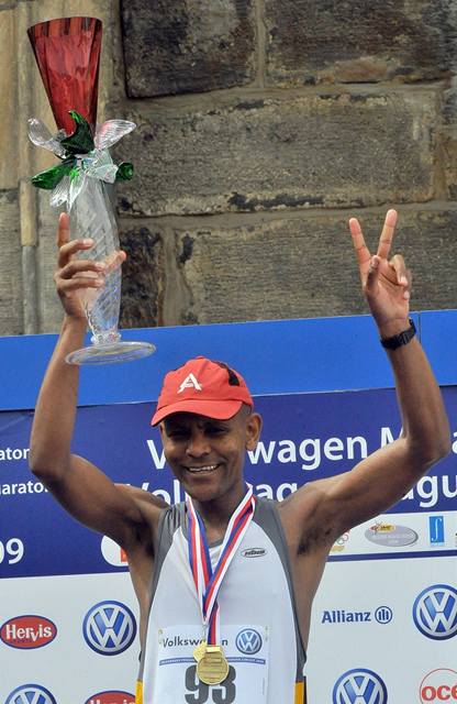 Mulugeta Serbessa se v Praze stal mistrem republiky v maratonu pro rok 2009.