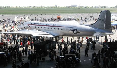 Oslavy vro konce berlnsk blokdy na letiti Tempelhof (12. kvtna 2009)