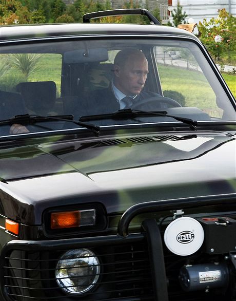 Vladimr Putin se projel v Soi svou ladou (16. kvtna 2009)