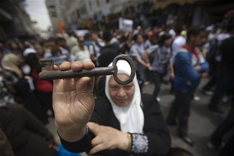 Palestinci si pipomnaj smuten den Nakba, kdy byl vyhlen vznik sttu Izrael (14. kvten 2009)