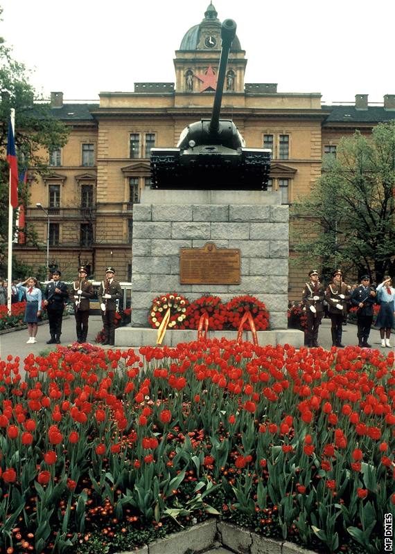 esko po 20 letech. Prask nmst Sovtskch tankist ped rokem 1989 (od roku 1990 se jmenuje Kinskch)