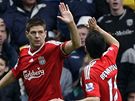 West Bromwich Albion - Liverpool: hostující Steven Gerrard (vlevo) a Yossi Benayoun slaví gól