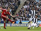 West Bromwich Albion - Liverpool: stílí hostující Dirk Kuyt