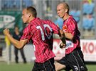 eské Budjovice - Ostrava: domácí Pavel Mezlík (vlevo) a Martin Letina se radují z gólu