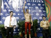 Michael Phelps (vlevo) , Fred Bousquet (vprosted) a Ricky Berens.