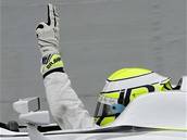 Jenson Button z Brawn GP se raduje z vtzstv pi VC panlska