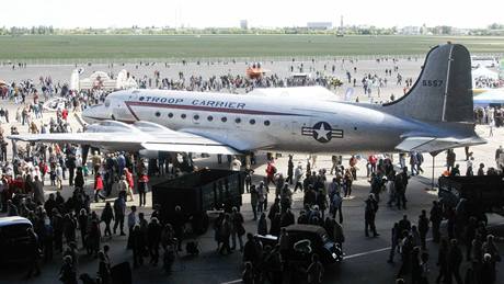 Oslavy výroí konce berlínské blokády na letiti Tempelhof (12. kvtna 2009)