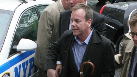 Kiefer Sutherland pichází na policii