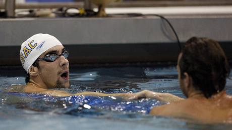 Zklamaný Michael Phelps po poráce na znakaské stovce.