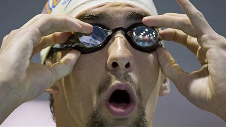 Zklamaný Michael Phelps po poráce na znakaské stovce.