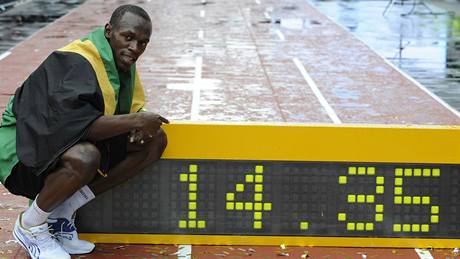 Usain Bolt se "svým" svtovým rekordem na 150 metr