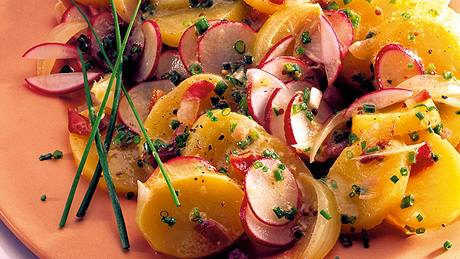 Jarní bramborový salát