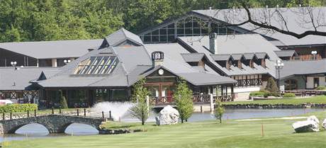 U obce eladná v Beskydech se nachází Prosper Golf Resort eladná, golfový areál o rozloze 140 hektar.