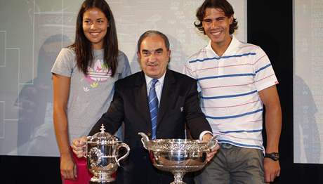 Ana Ivanoviová a Rafael Nadal (vpravo) pi losu Roland Garros 2009
