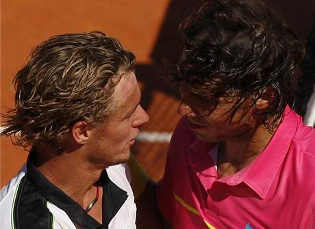 Lleyton Hewitt (vlevo) a Rafael Nadal