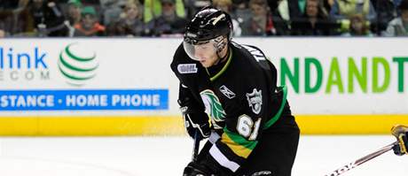 Kanadský centr John Tavares je ryzím stelcem. Bude v NHL sázet góly v dresu NY Islanders?
