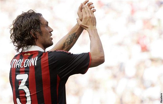 Paolo Maldini se louí.