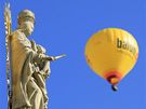 Křest balonů na brněnské Kraví Hoře - balony nad náměstím Svobody