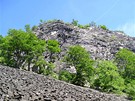 Skalní stna a kamenné pole na západním úboí Klíe